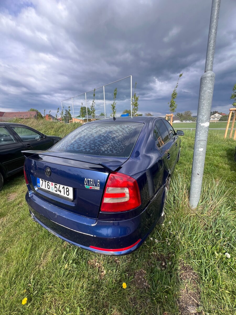 Original křídlo octavia vrs - 2