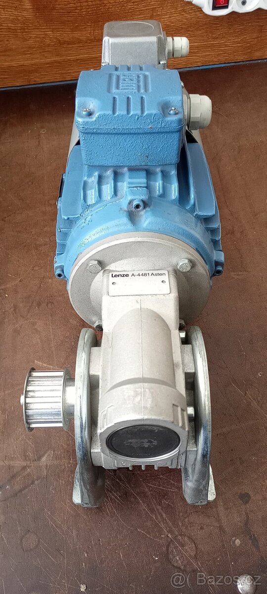 3f motor Lenze s převodovkou - 2