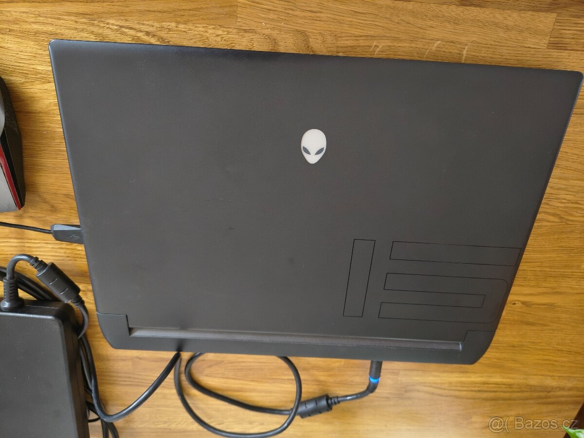 Dell Alienware M 15 Ryzen Ed. R5 - 2