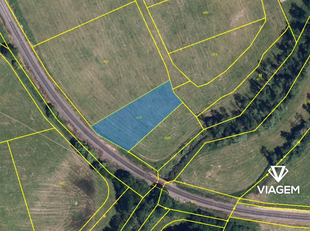 Pole 1 252 m² - 2
