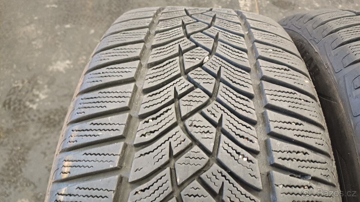 Zimní pneu Goodyear 225/50/17 98V - 2