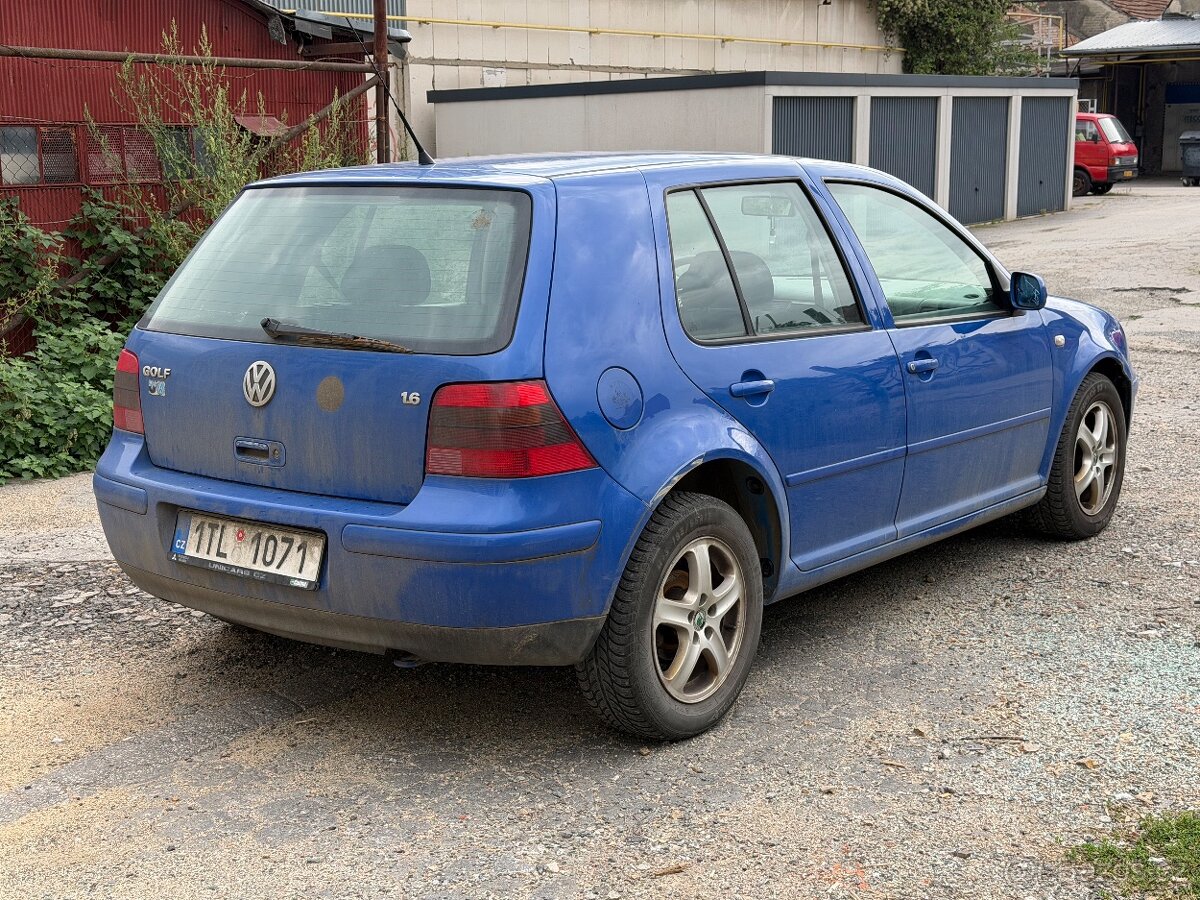 VW Golf IV 1.6 - 2