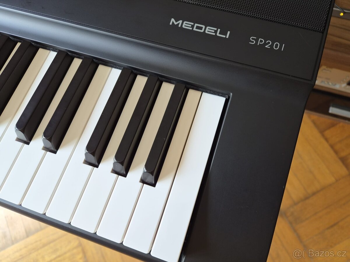 Digitální piano Medeli SP201 - 2