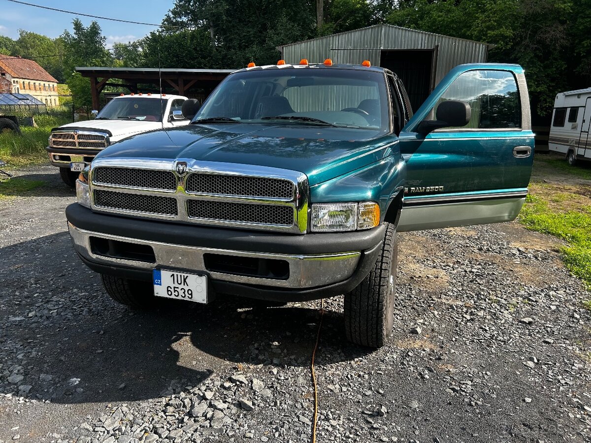 DODGE RAM 2500 5.9 NV4500