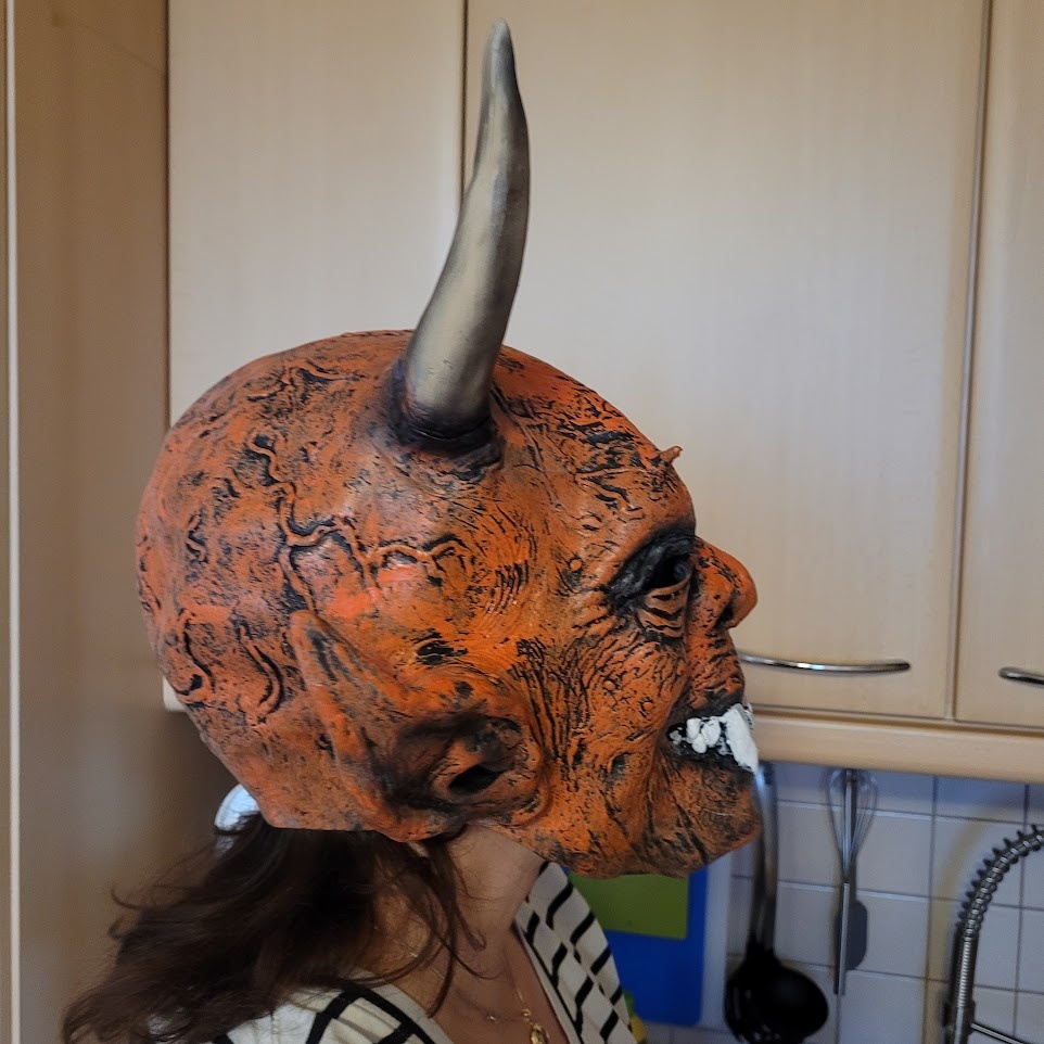 Masky různé druhy a paruky Mikuláš se blíží maska čerta - 2