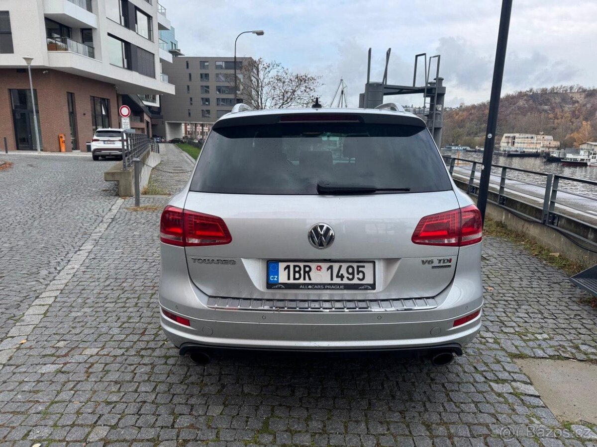 Volkswagen Touareg, 3,0 TDI 180 kW DSG R-line - 2