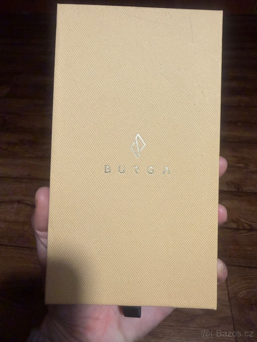 Kryt Burga na iPhone 16 - 2