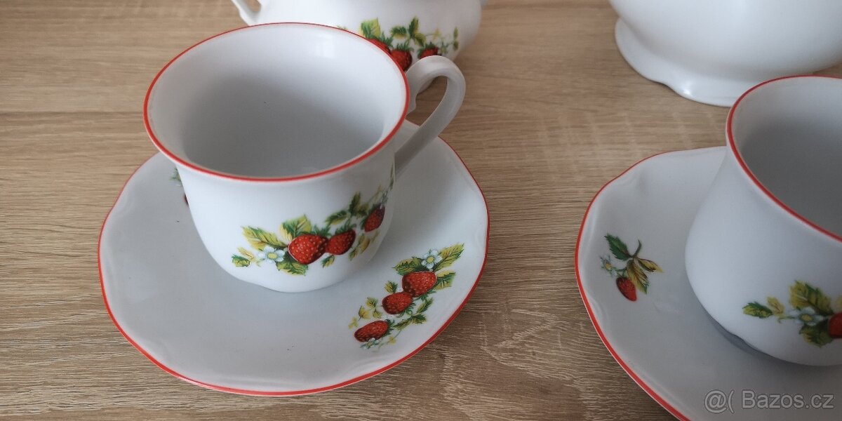 Ćajová sada motiv Jahody, porcelánka Nová Role - 2