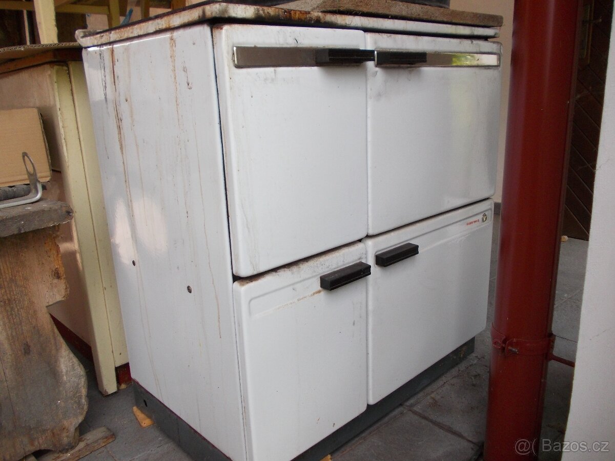 Sporák na tuhá paliva FIKO 90-2. - 2