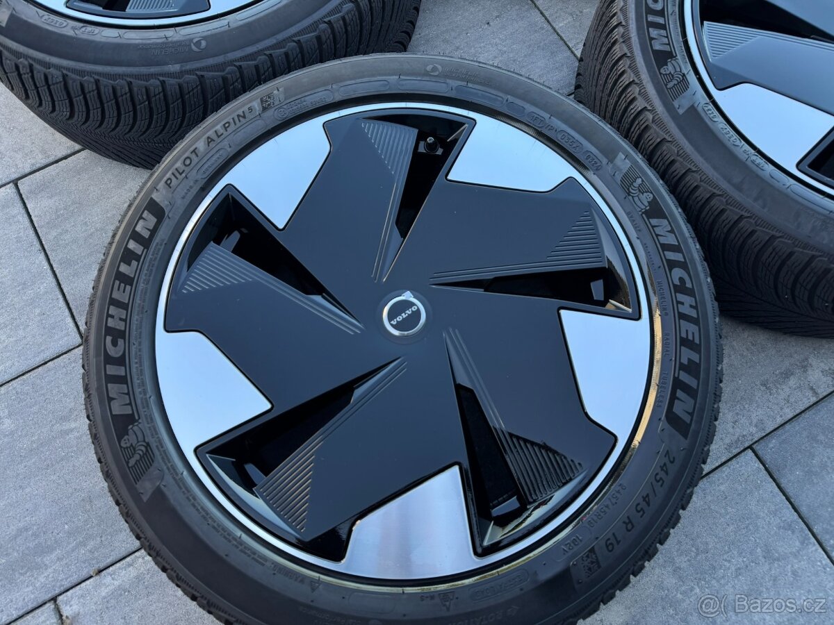 Originál alu kola Volvo EX30 5x108 R19 zimní zánov - 2