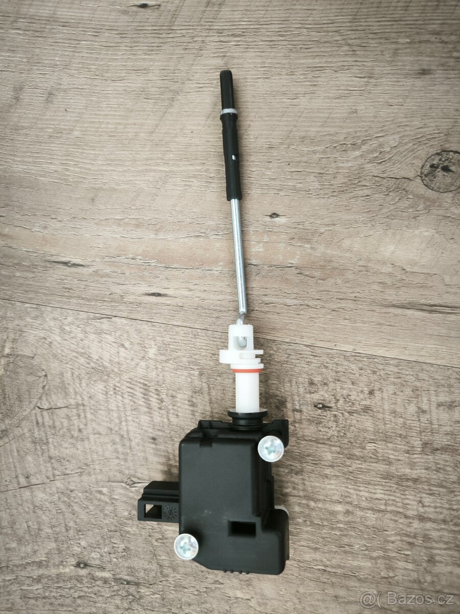 Motor zamykání nádrže Škoda Octavia , Superb - 2