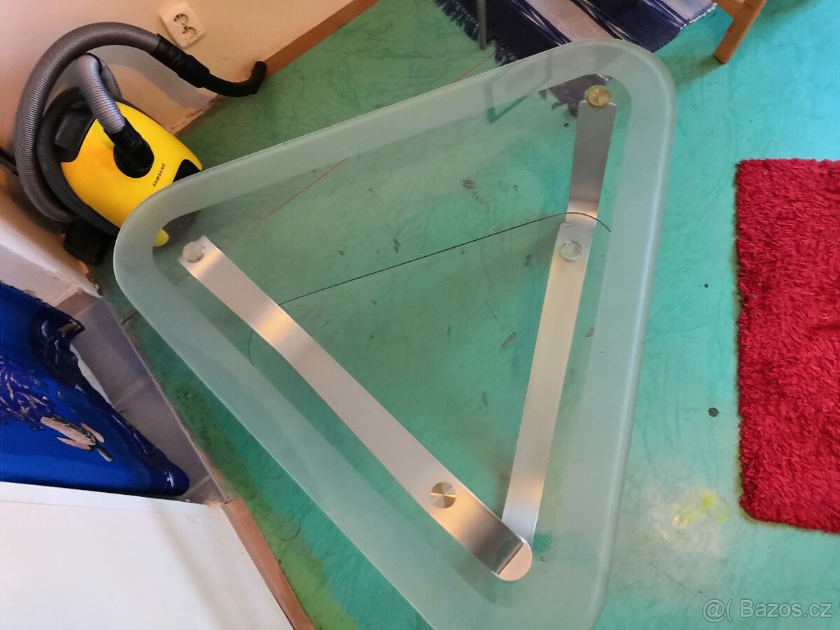 skleněný konferenční stůl - 2