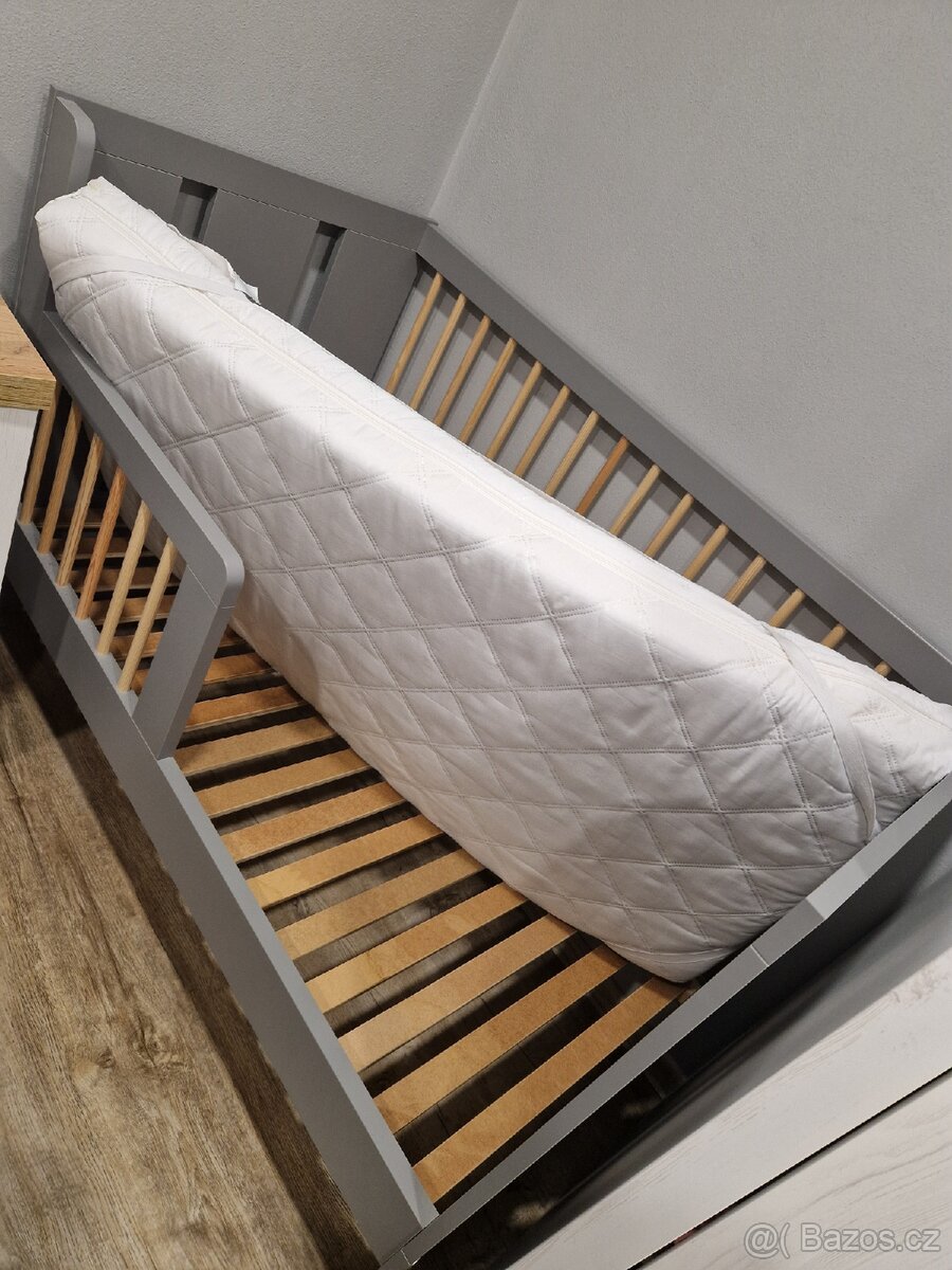 Dětská postýlka s matrací - 2