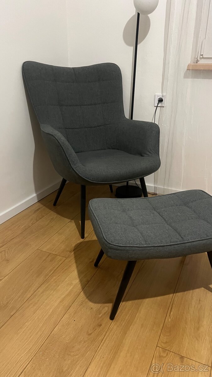 Křeslo s taburetkou - 2