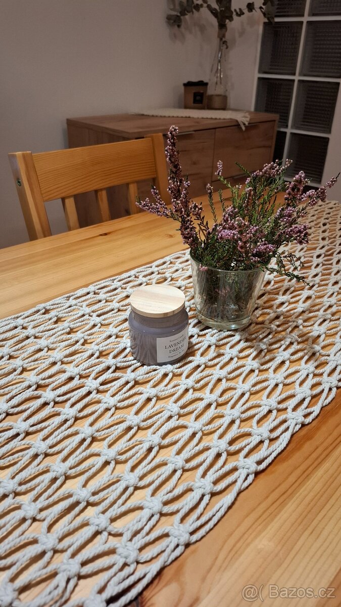 Běhoun na stůl makrame - 2