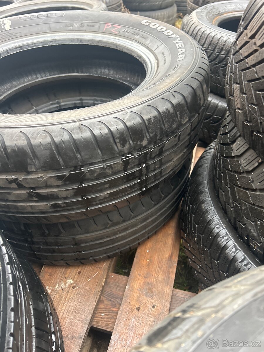 Goodyear 205/65r15 - 2