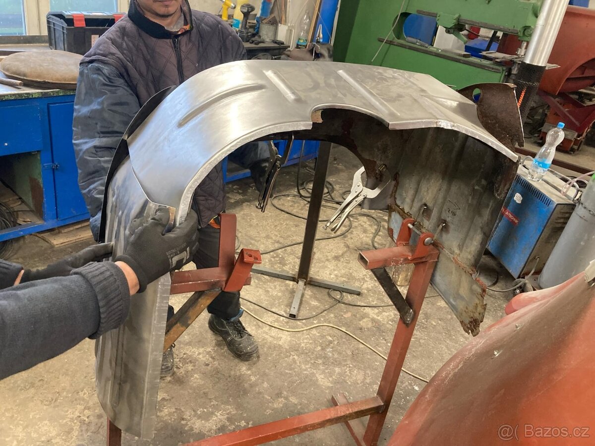 Kompletní přední podběhy Tatra 603 - 2