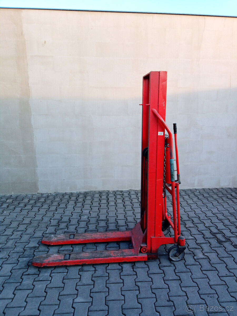 Ruční vysokozdvižný vozík - 2