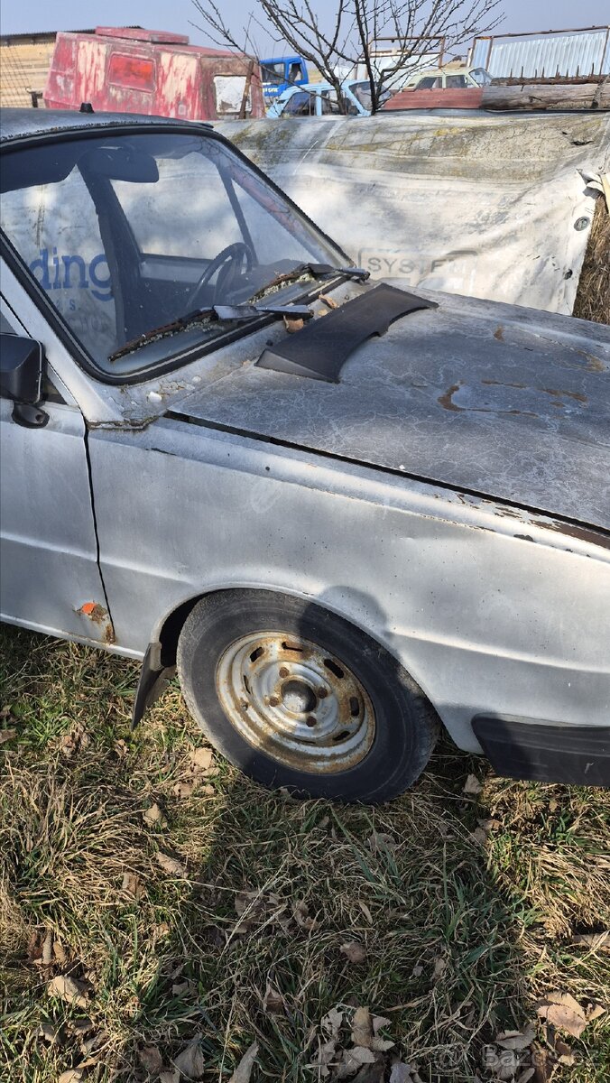 Škoda 105 karoserie - 2