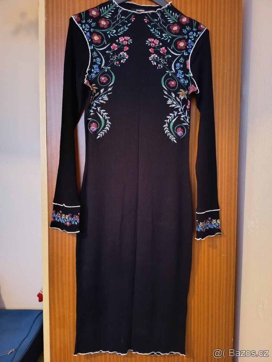 Nové šaty Desigual - 2