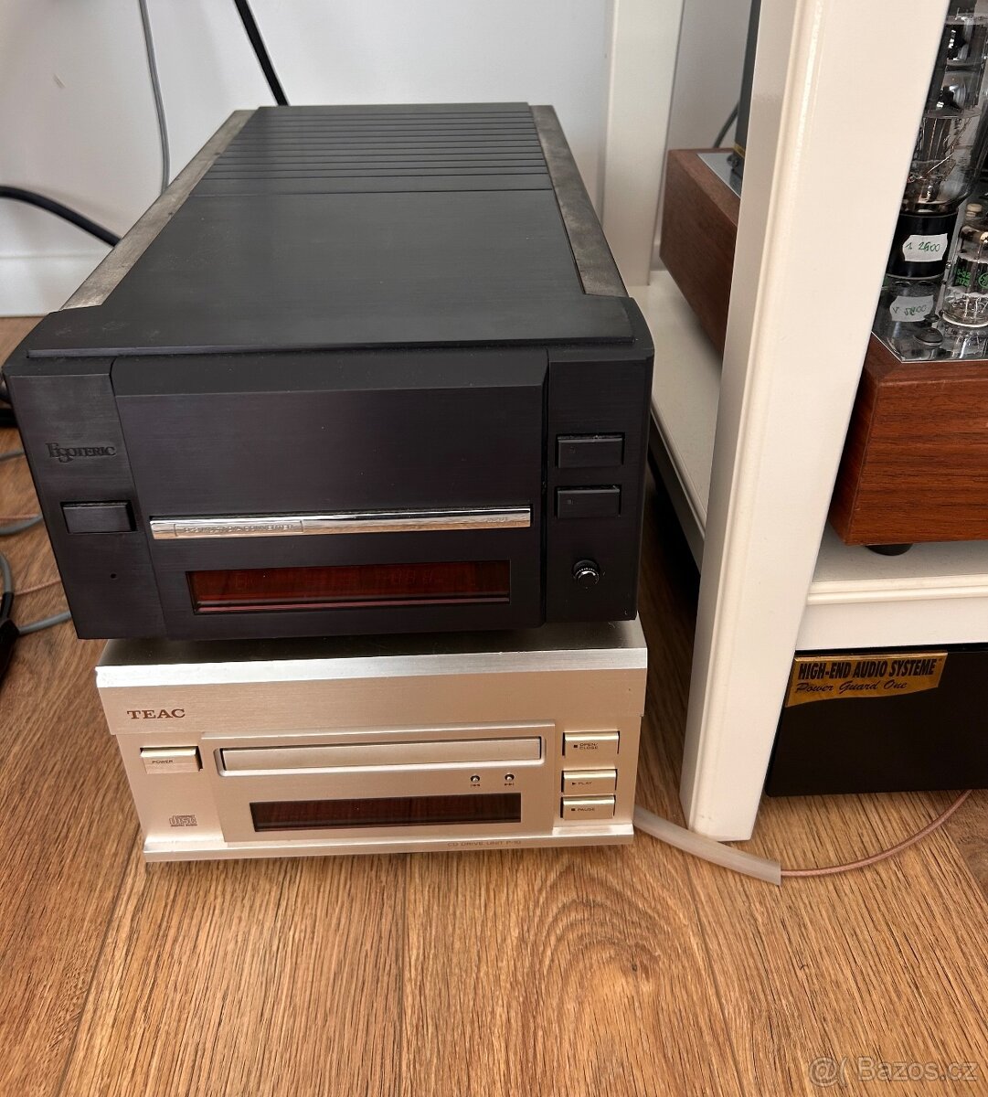 Teac D-3 DAC esoteric - 2