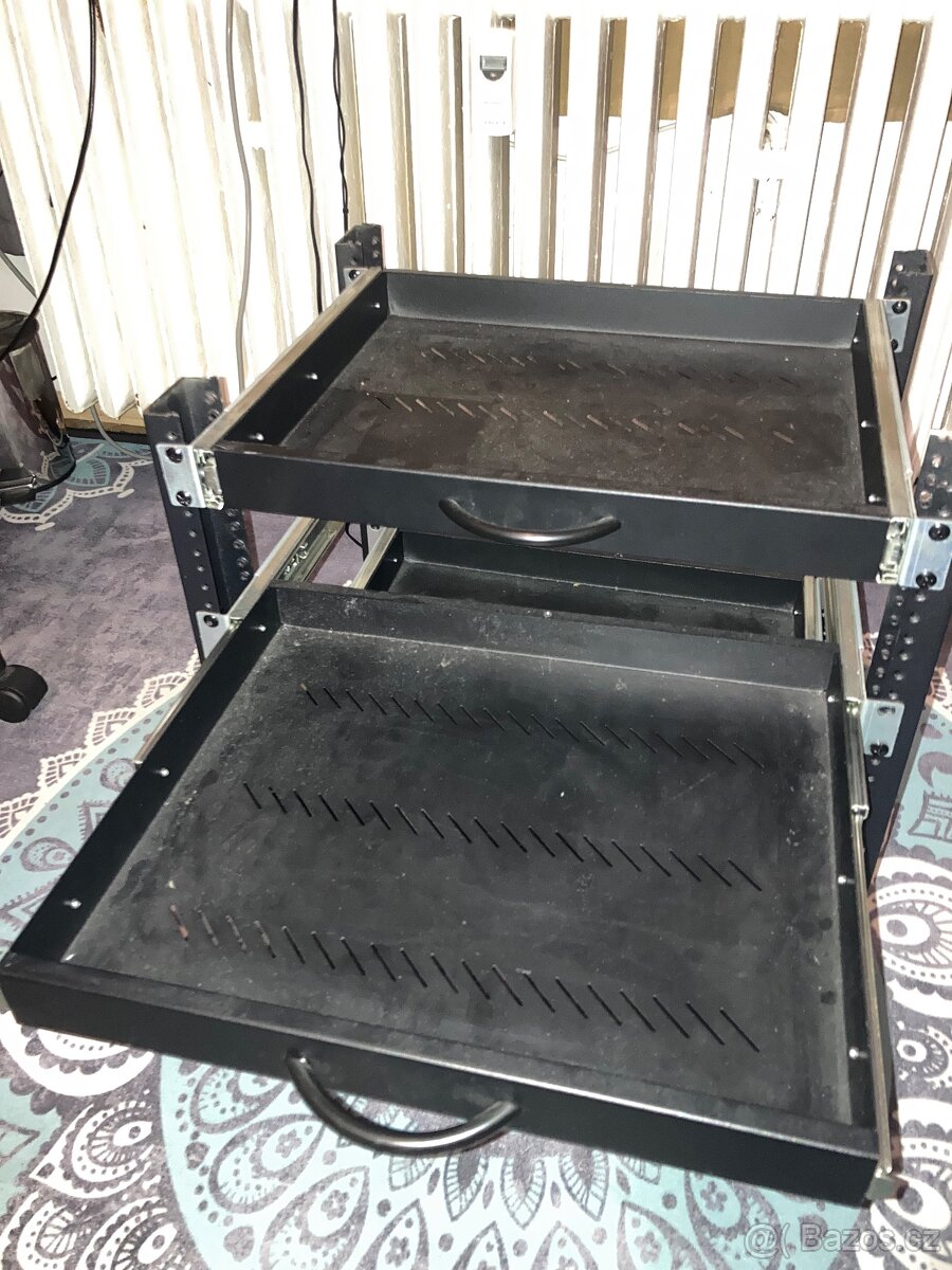 Prodám 5. Vysouvacích Šuplíků do 19 Racku + Lišty Racku - 2