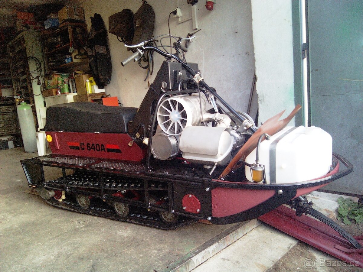 Sněžný skútr Buran A - 2