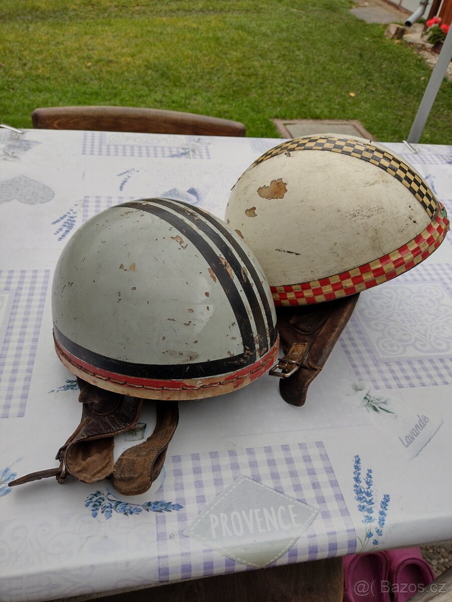 Retro helmy na motorku - 2