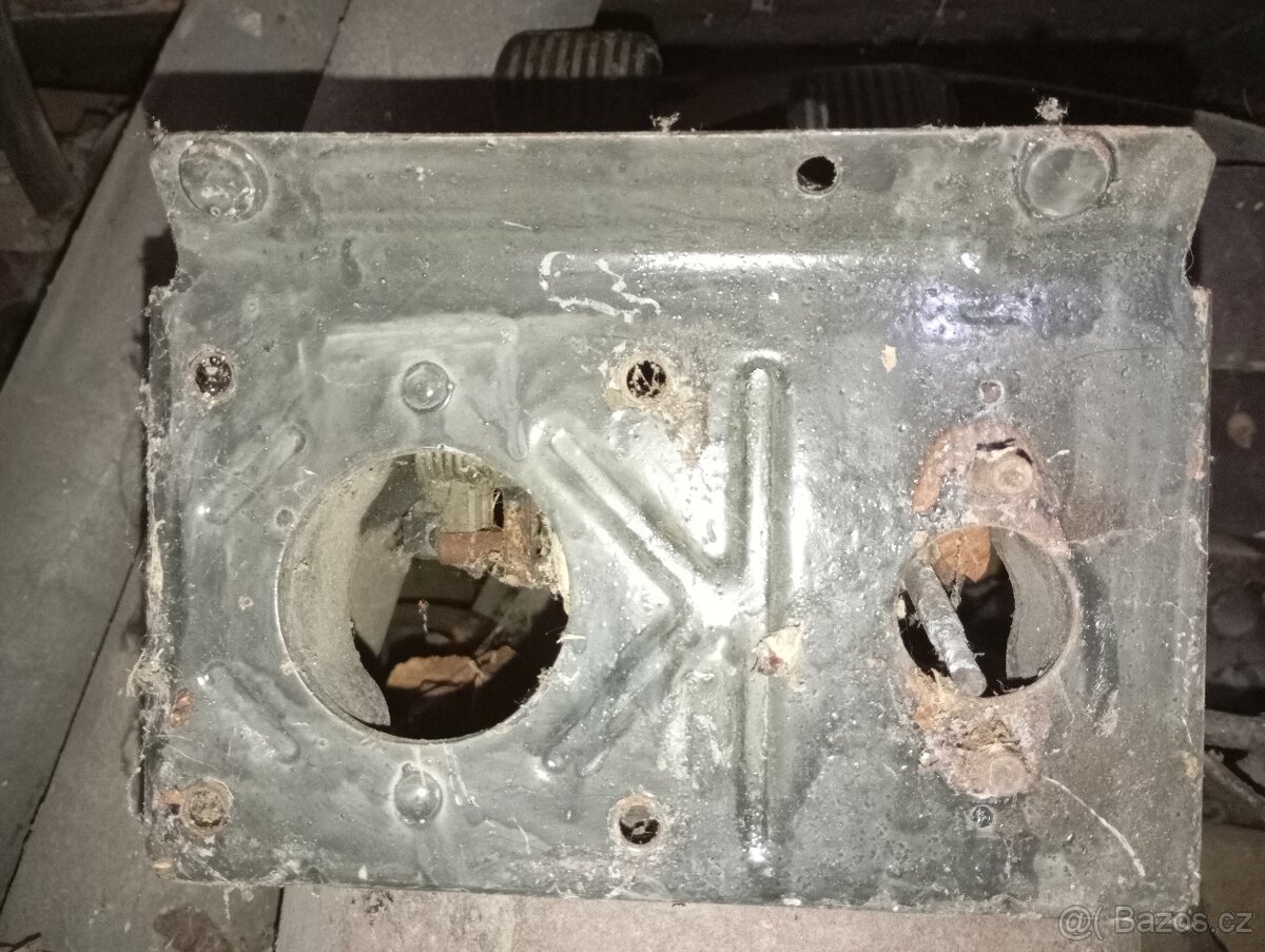 Škoda 120l pedaly - 2