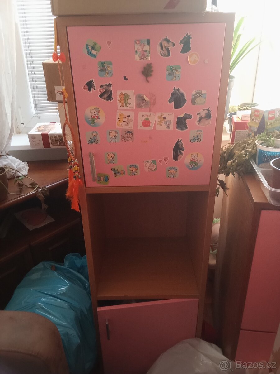 Dvě stejné veliké skříňky, krásný nábytek - 2