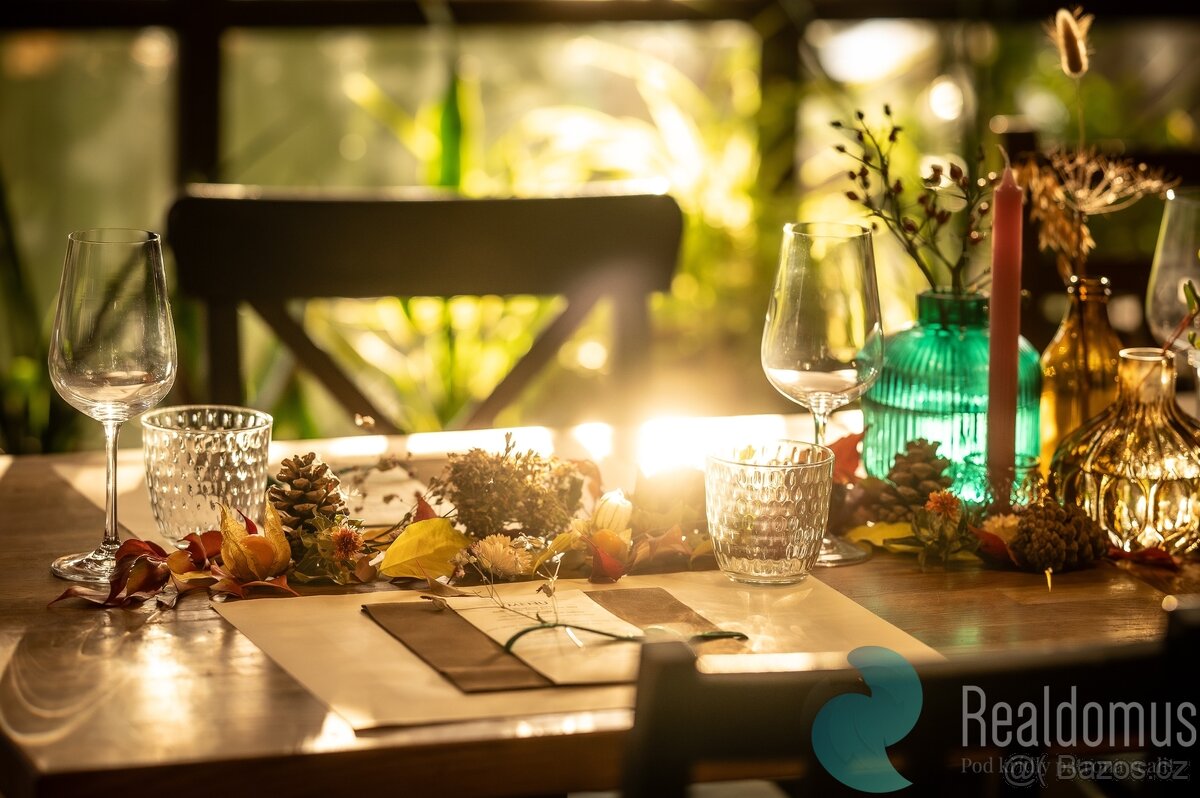 Pronájem, restaurace s ubytováním 150 m2 + 178 m2, Chvaletic - 2