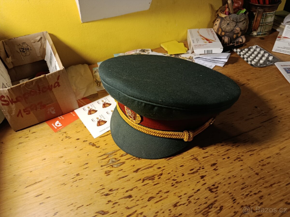 Vojenské nebo policejní čepice 2 kusy - 2