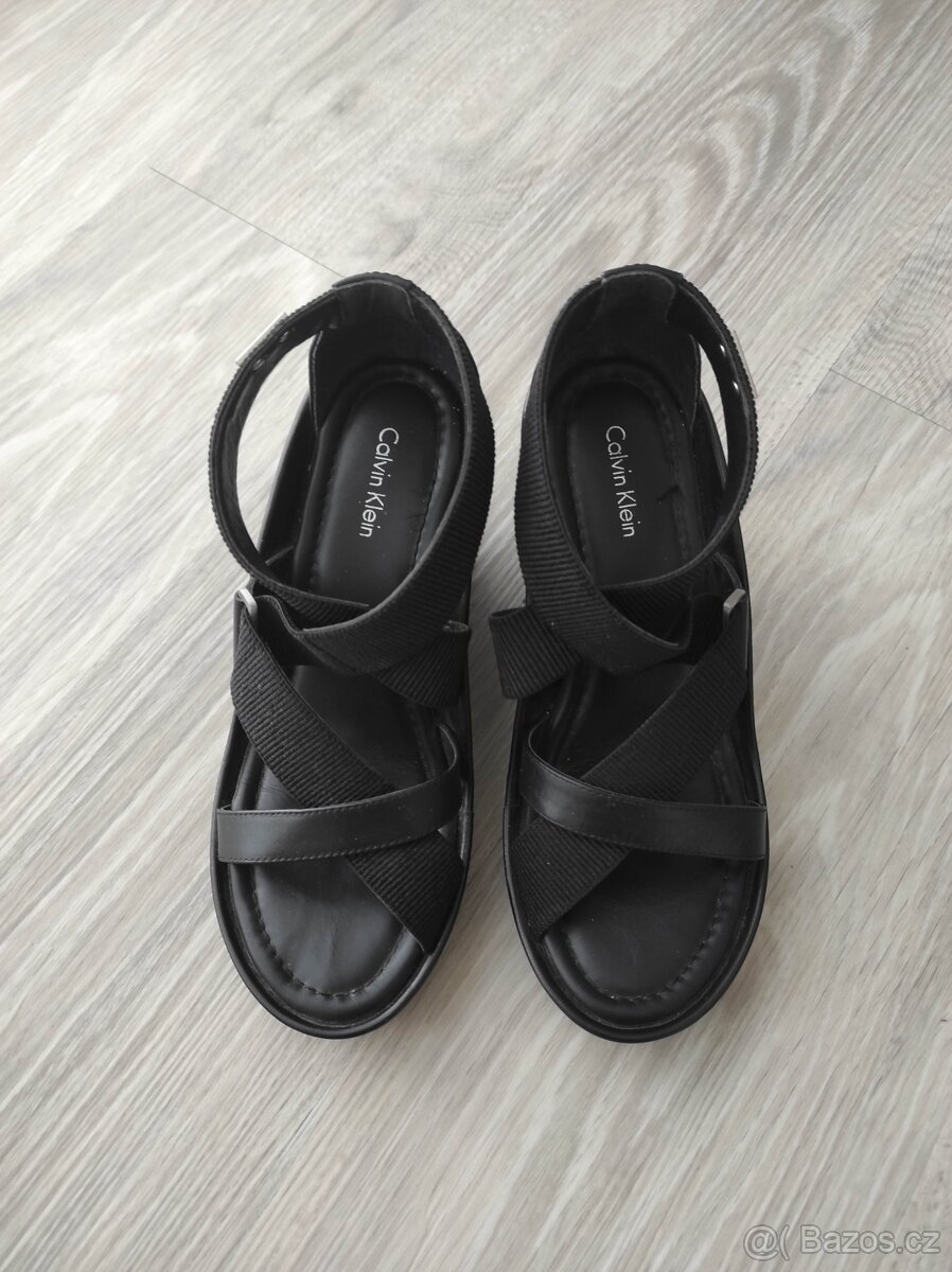 Calvin Klein sandály na klínu 38 - 2
