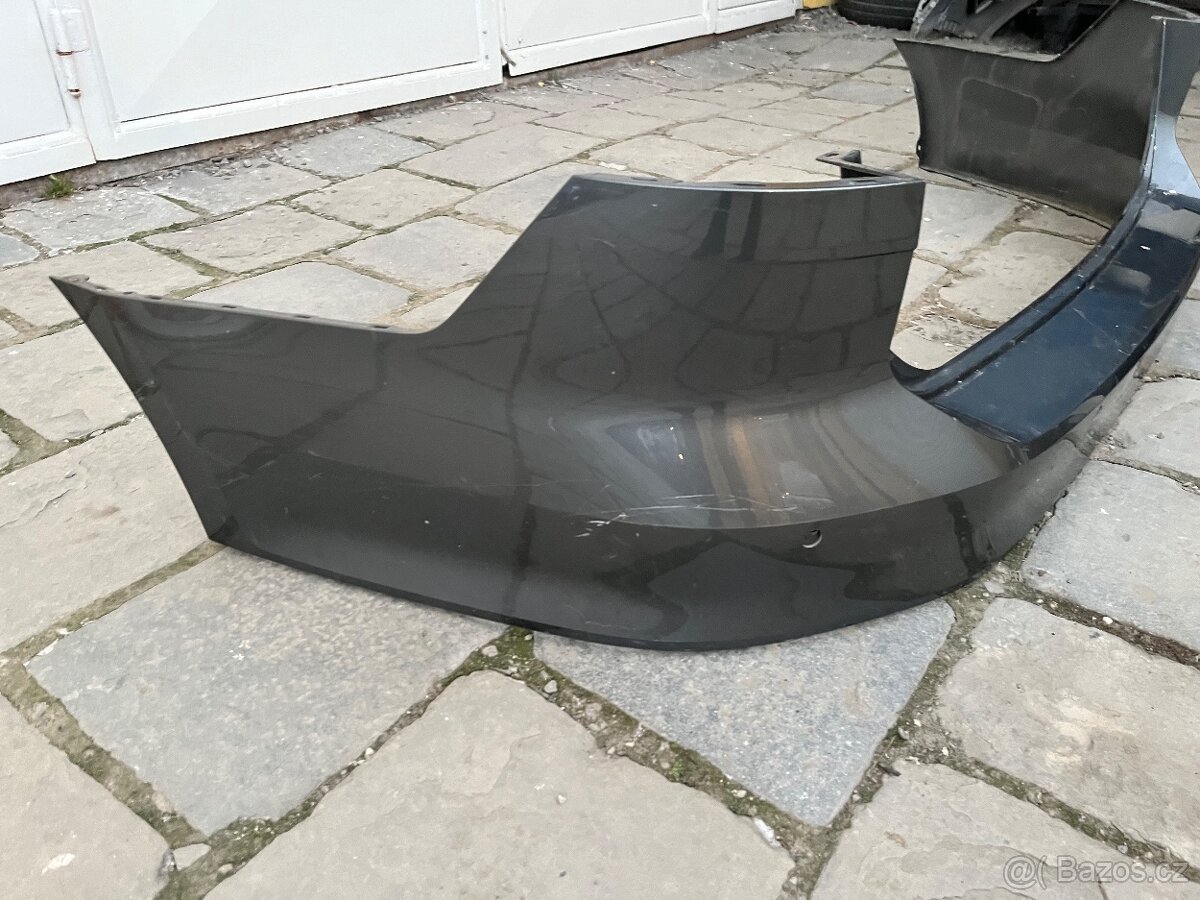 B8 passat zadni naraznik - 2