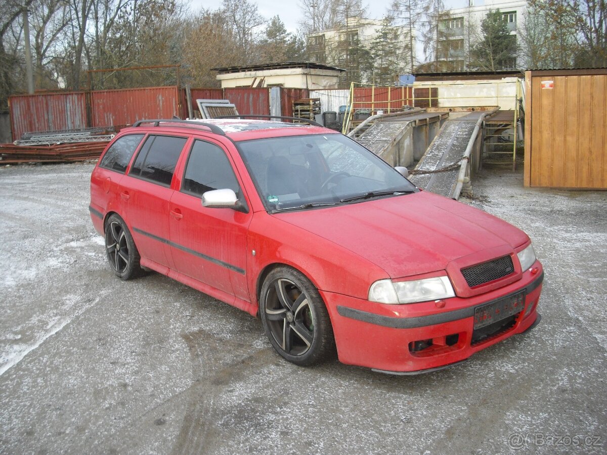 Skoda Octavia RS1 Kombi - 2