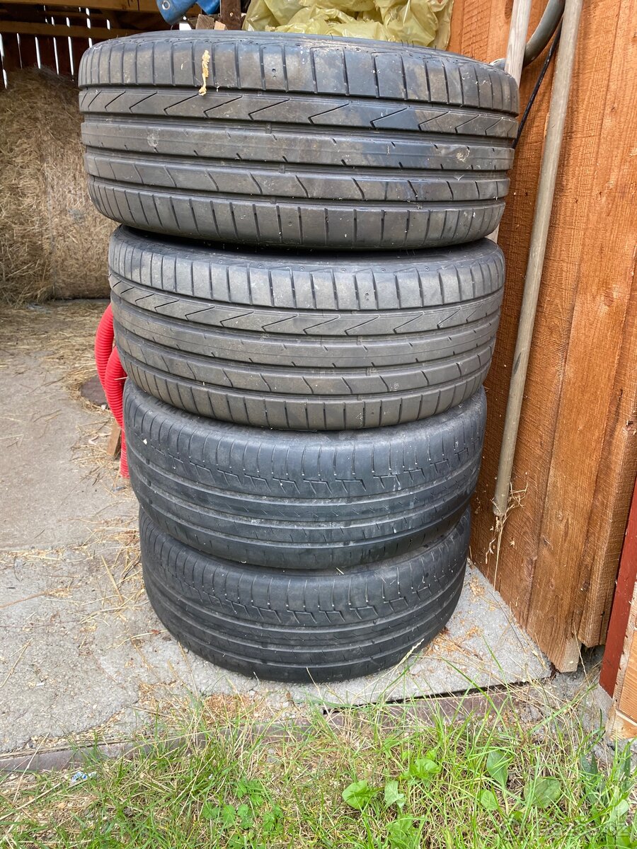 Alu kola 235/45 R19 - 2