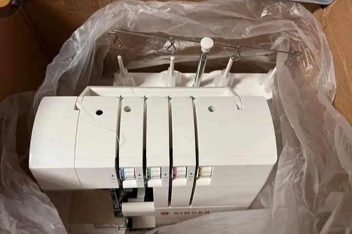 Prodej šicího stroje funkční - 2