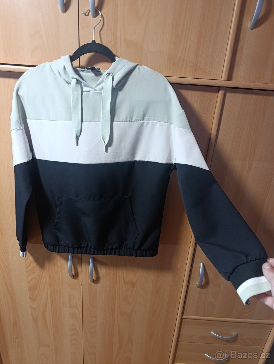 Mikina s kapucí - 2