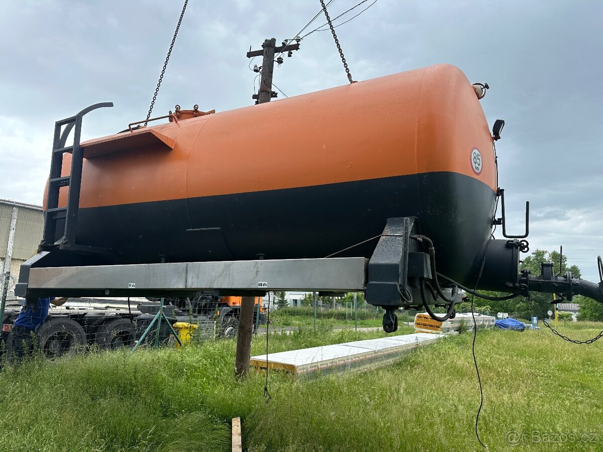 Prodám fekál (cisternu) Tatra 11m3 - 2