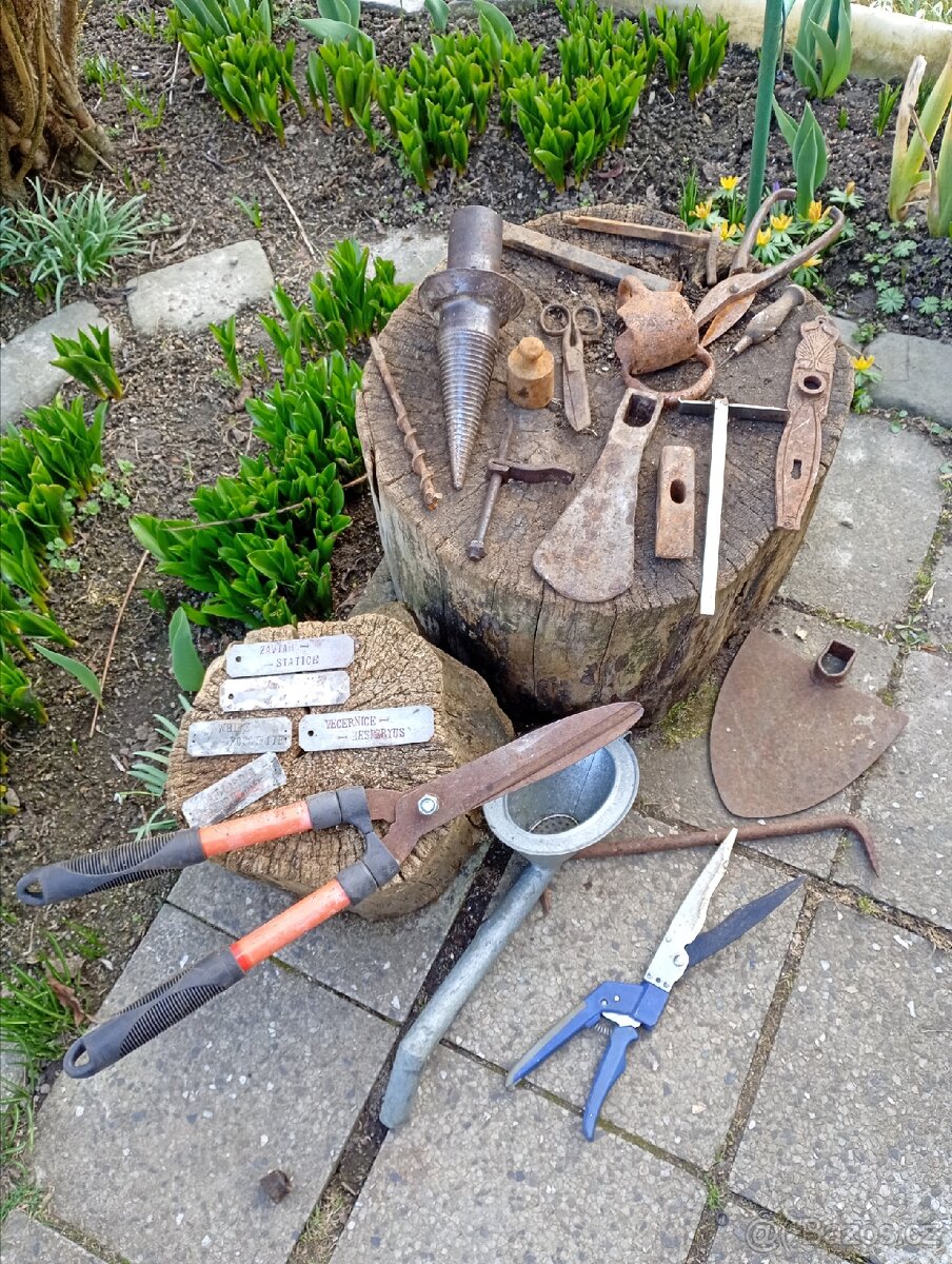 Různé Staré Nářadí - 2
