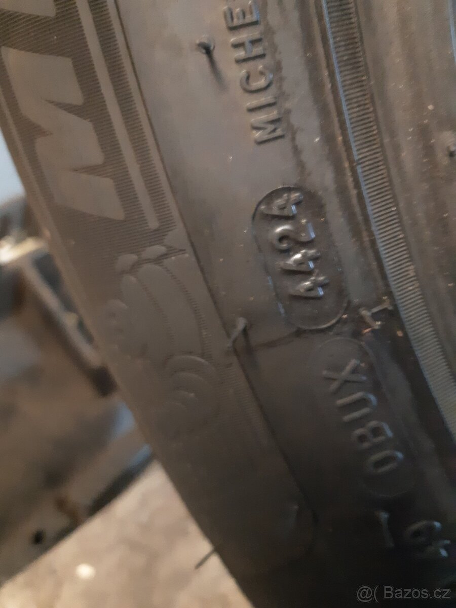 215 60 16 Michelin - 2