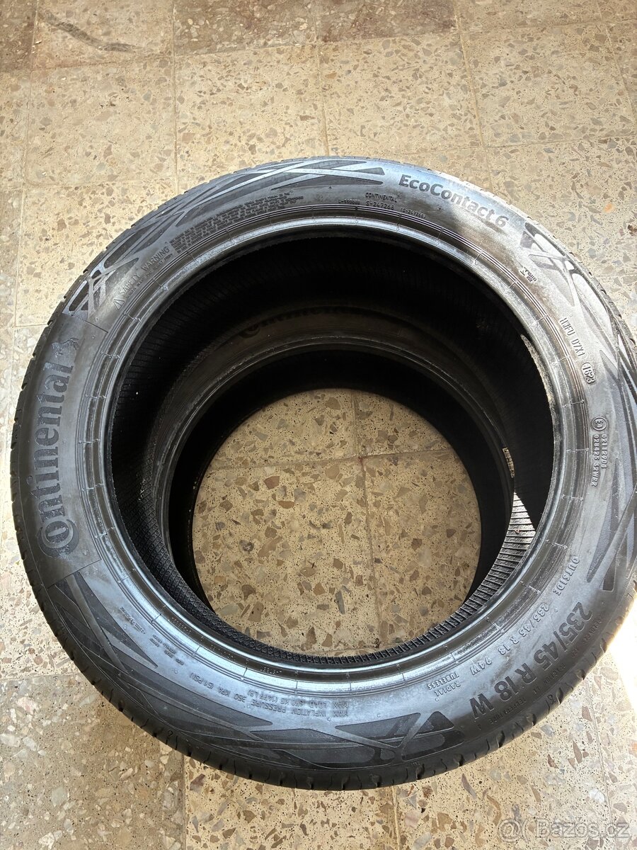 Letní pneu 235/45 R18 - 2