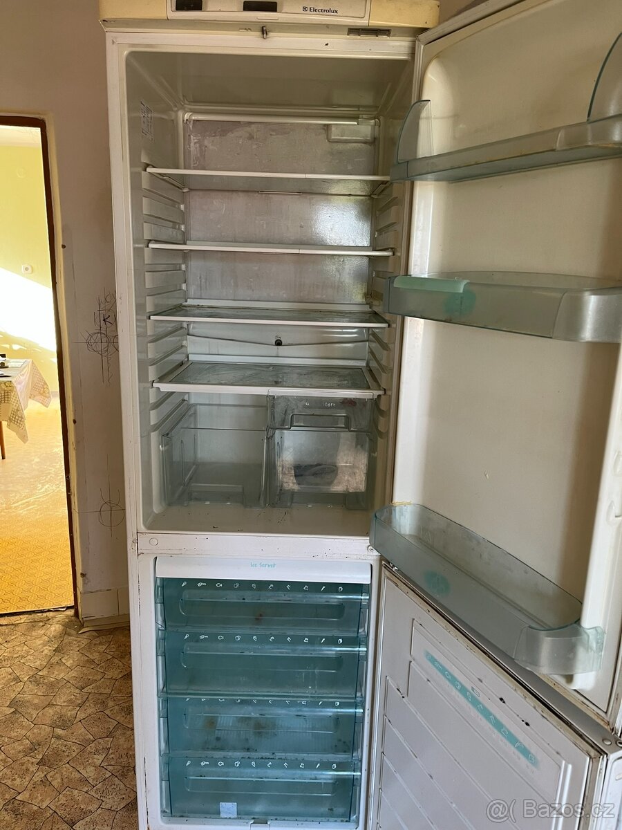 Lednička s mrazákem - 2