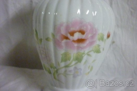 Bílá vázička - 2