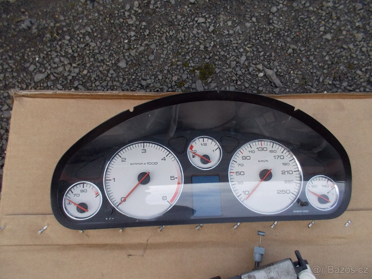 Díly 1. Peugeot 407 2.0HDI 100kw - 2