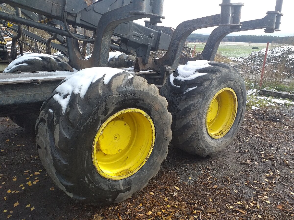 Vyvážečka John Deere 1510 E - 2