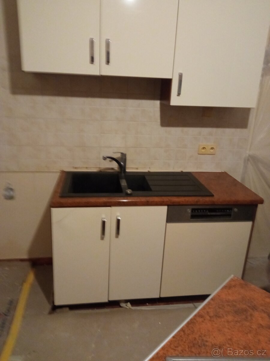 Kuchyňská linka s indkční deskou - 2