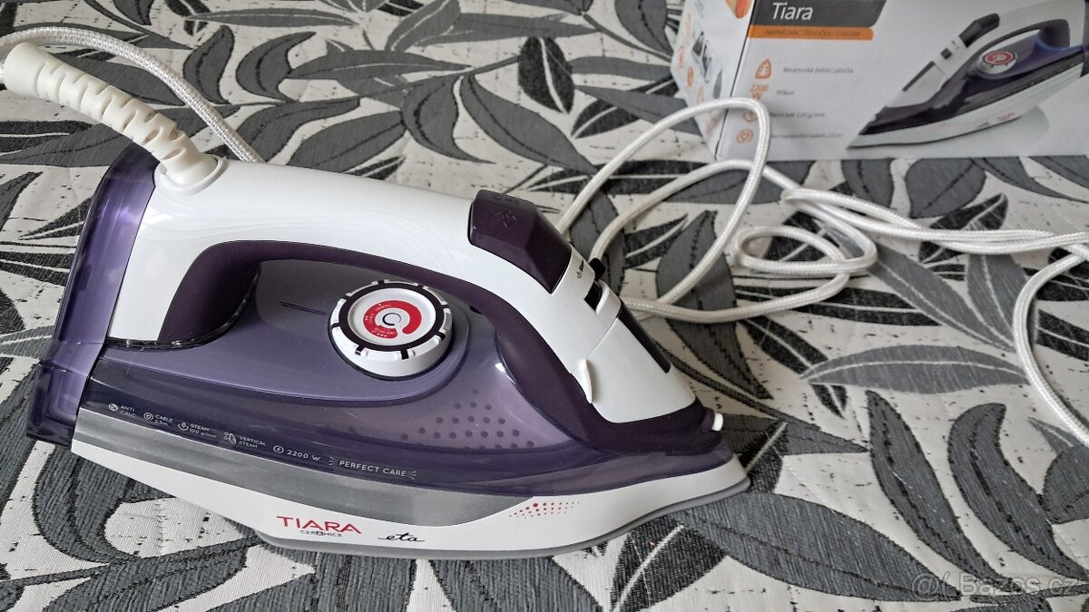 Napařovací žehlička ETA Tiara 0289, téměř nová - 2