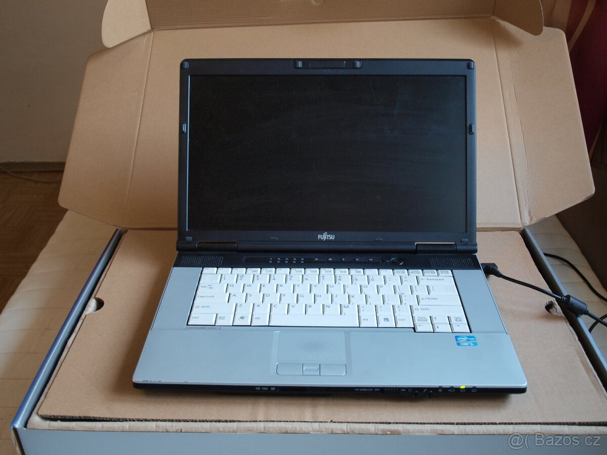Notebook 15,6", Fujitsu E751, i7, 8GB, 120GB SSD, W10 - 2