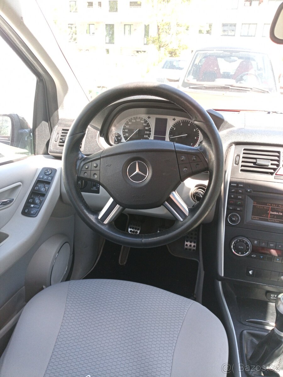 Mercedes Benz B - 2